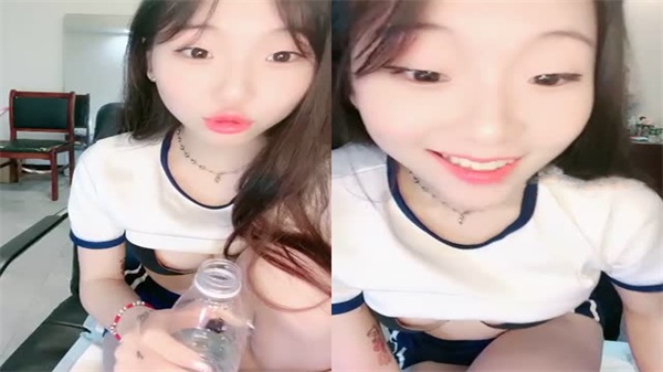 肉丝大奶骚骚淫声荡语撩骚互动近拍道具自慰高潮喷水